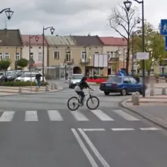 Czy można jeździć po chodniku samochodem? Poznaj ważne przepisy i wyjątki