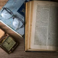 Jak dbać o książki, by uniknąć zniszczeń i zachować je na lata