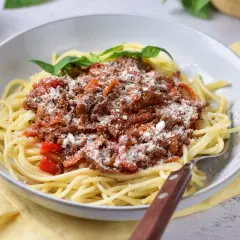 Spaghetti chili flakes: Prosty przepis na włoski obiad w 15 minut!