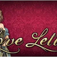 Elegancka kobieta w historycznym stroju, obok złoty napis "Love Letter".