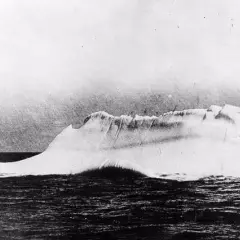 Ekspert ostrzega: Titanic uderzył w górę lodową i zatonie – największy krach od 1929 roku