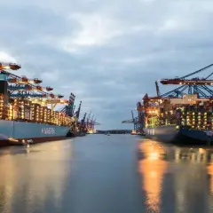 Ile zarabia spedytor krajowy w Polsce? Poznaj widełki!