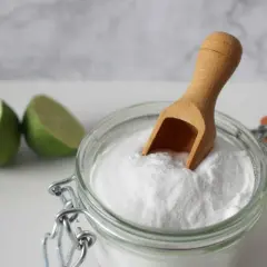 Bicarbonato y limón, ingredientes para remedios caseros para los mosquitos.