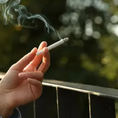 Palenie na balkonie: Zakaz czy wolność? Prawo i immisje