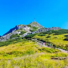 Giewont: Najłatwiejszy szlak i jak bezpiecznie wejść na szczyt