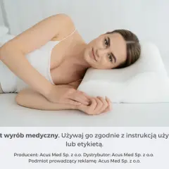 Kobieta odpoczywa na poduszce ortopedycznej, pokazując, jak spać na poduszce ortopedycznej dla komfortu i wsparcia.