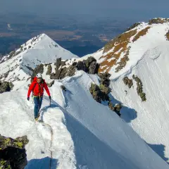 Bezpieczne Tatry zimą: Warunki, lawiny, sprzęt. Co musisz wiedzieć?