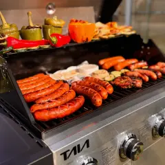 Grill z funkcją wędzenia – wybierz najlepszy model dla smaku dymu