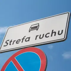 Kto stawia znaki drogowe na osiedlu? Sprawdź, kto odpowiada za oznakowanie