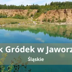 Park Gródek w Jaworznie, malowniczy zalew z kamieniołomem i drewnianymi kładkami, zaprasza do odpoczynku.
