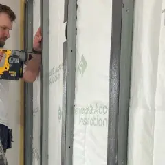Jak wyciszyć mieszkanie od sąsiada z góry i cieszyć się ciszą