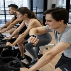 Co to są ćwiczenia cardio? Jak zacząć i schudnąć bezpiecznie?