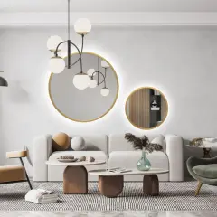 Nowoczesna kompozycja z luster na ścianie, z subtelnym podświetleniem, dodaje głębi i elegancji wnętrzu salonu.