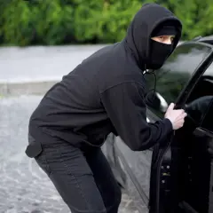 Co grozi za kradzież samochodu? Poznaj surowe kary w Polsce