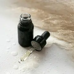 Jak nakładać serum na twarz? Przewodnik i 7 błędów, by działało!