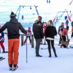 Stoki narciarskie Trójmiasto i Kaszuby: przewodnik, ceny, porady