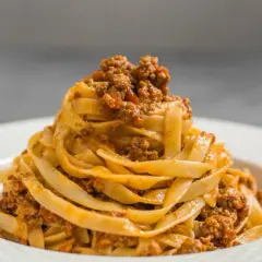 Zapomnij o "spaghetti bolognese"! Prawdziwe ragù: przepis