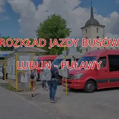 Busy lublin - puławy przez kurów czekają na pasażerów na przystanku.