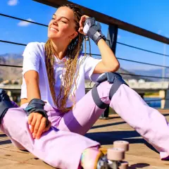 90er Mottoparty Outfit: So rockst du den authentischen Style!