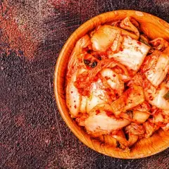 W czym kisić kimchi? Wybierz idealne naczynie dla smaku!