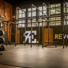 Gdzie trenować crossfit w Łodzi? Sprawdź najlepsze kluby i oferty
