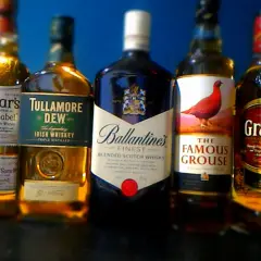 Ile kosztuje whisky Ballantines? Sprawdź ceny i wersje już teraz