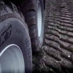 Opony BKT czy Kabat - która marka zapewnia lepszą trwałość?