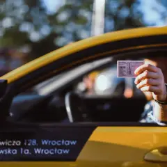 Prawo jazdy przy sobie: Obowiązek czy mit? Pełne wyjaśnienie