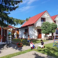 Jak znaleźć nocleg nad morzem bez przepłacania i stresu
