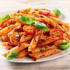 Szybkie dania jednogarnkowe z makaronem penne, które pokochasz