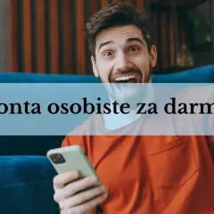 Młody mężczyzna z telefonem cieszy się z darmowych kont osobistych. Różne rodzaje kont bankowych dostępne online.