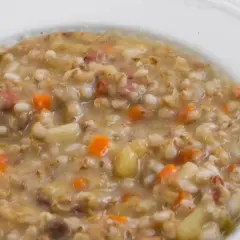Minestra d'Orzo alla Trentina: Ricetta Tradizionale Facile