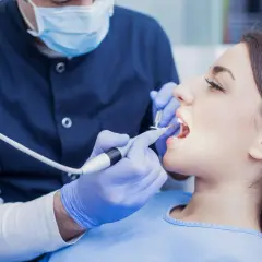 Ile kosztuje znieczulenie u dentysty prywatnie? Ceny, które zaskakują