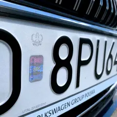 Przerejestrowanie auta: Czy tablice są potrzebne? Oszczędź 80 zł!