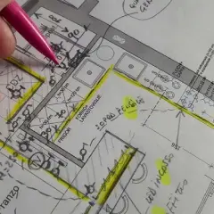 Jak wygląda praca geodety? Odkryj tajemnice zawodu i codzienne zadania