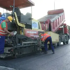 Asfalt z czego jest zrobiony? Odkryj jego skład i pochodzenie