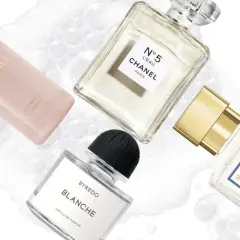 Perfumy Maison Francis Kurkdjian 724, Chanel N°5 L'Eau, Byredo Blanche i La Perla Invisible Touch na tle bąbelków.