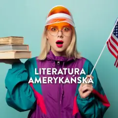 Młoda kobieta w okularach i wiatrochronie trzyma stos książek i flagę USA. To klasyka literatury amerykańskiej.