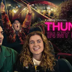 Ungdomar på berg-och-dalbana, en känsla av "thunder in my heart" när de åker. ViaPlay Original.