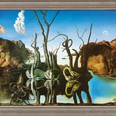 Elefantes con trompas retorcidas y cisnes reflejados en un paisaje onírico de Dalí.