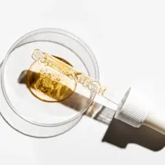 Retinol i kwas hialuronowy: Najpierw nawilżenie, potem działanie