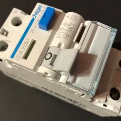 Jak podłączyć bezpiecznik 1 fazowy bez błędów i zagrożeń elektrycznych