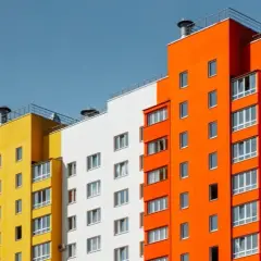Czy spółdzielnia mieszkaniowa ma osobowość prawną? Sprawdź, co to oznacza.