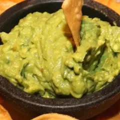 Jak przechowywać guacamole, aby uniknąć brązowienia i psucia się
