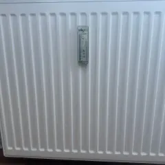 Termometr na grzejniku pomaga jak obliczyć koszty ogrzewania w bloku. Odczyt temperatury to klucz do oszczędności.