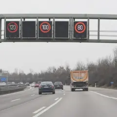 Autostrady Niemcy: Prędkość, mandaty, pułapki. Jedź bezpiecznie!