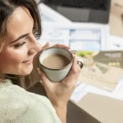 Dlaczego nie można pić kawy z mlekiem? Odkryj szkodliwe skutki