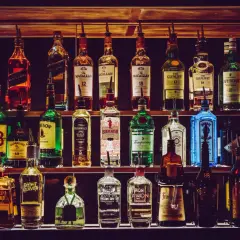 Gdzie kupić małe butelki whisky? Sprawdź najlepsze oferty i sklepy