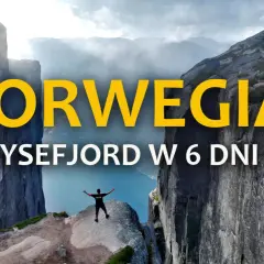 Niesamowite widoki na norweskie stavanger fiordy. Człowiek na skale cieszy się majestatem Lysefjordu.