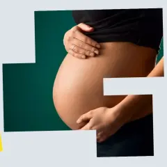 Brzuch kobiety w ciąży, wspierany dłońmi. Dbałość o skórę i elastyczność, wsparcie dla kolagenu w ciąży.